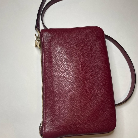 Michael Kors Burgundy Trio Triple Zip Jet Set Crossbody - Picture 2 of 5